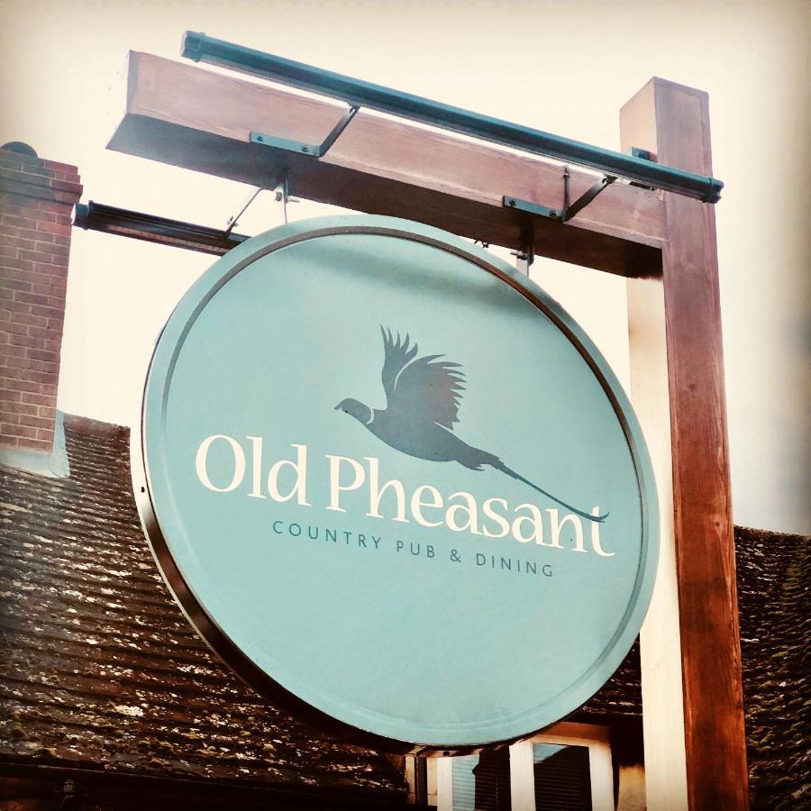 The Old Pheasant Hotel Glaston Buitenkant foto