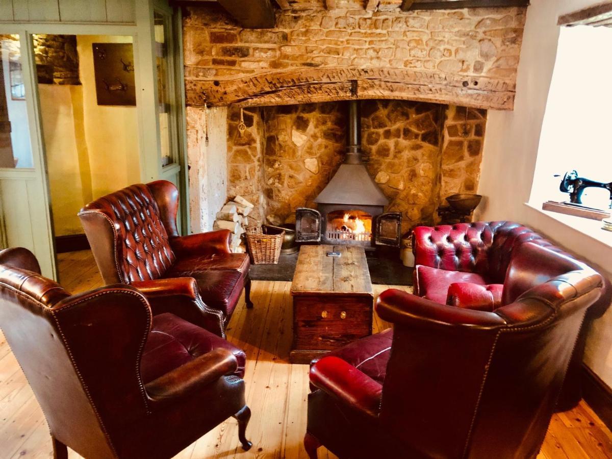 The Old Pheasant Hotel Glaston Buitenkant foto