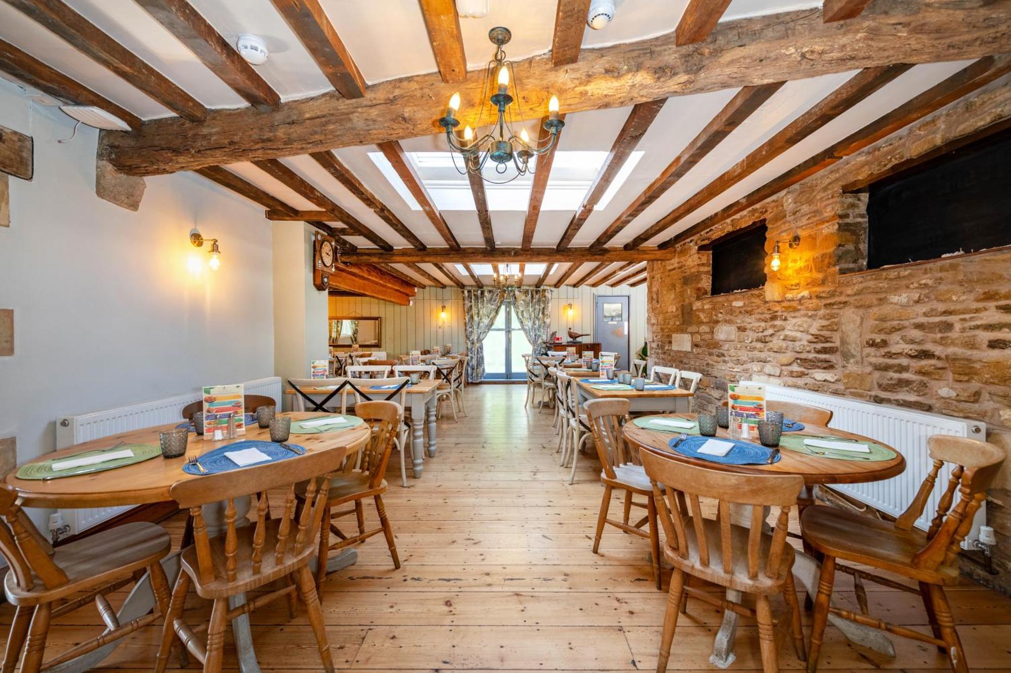 The Old Pheasant Hotel Glaston Buitenkant foto